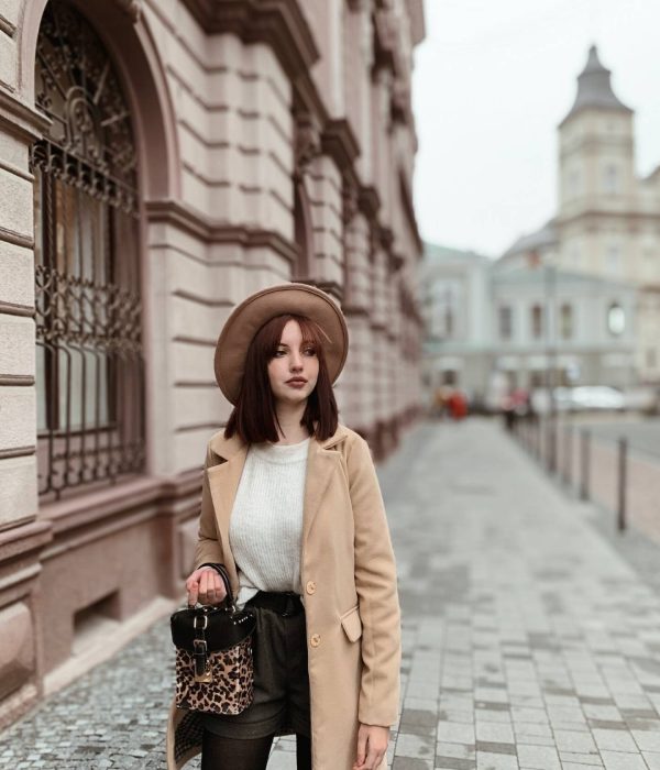 pexels-andriana-svyryd-3317434.jpg
